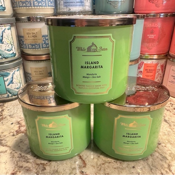 (ONE) B&BW/White Barn candle- 1x ISLAND MARGARITA 3 wick candle NEW!!! - Picture 1 of 3